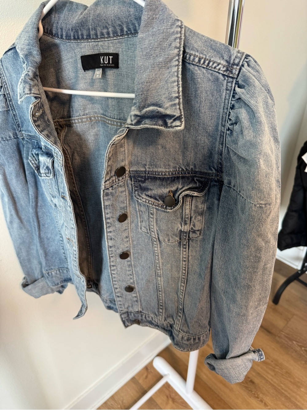 KUT from the Kloth light-wash denim jacket size Medium - Picture 5 of 9